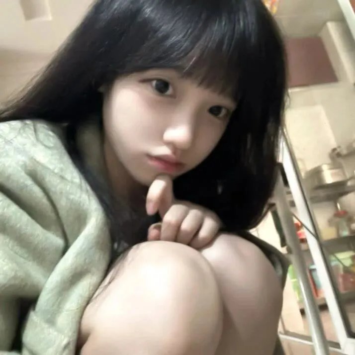 背鸭子的男孩